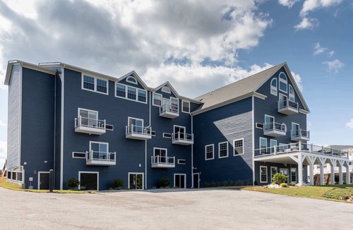 Livingston Apartment | Boardwalk Hotel by Kasa | Queen Room
