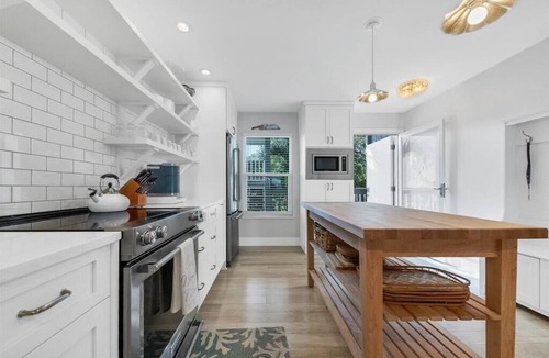 Gasparilla Island Condo | Boca Grande North - 75: A cozy 2BR retreat with water views in Boca Grande, FL.