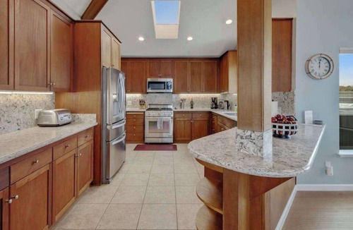 Bodega Bay House | Bodega Harbour Ocean-View Hot Tub Retreat