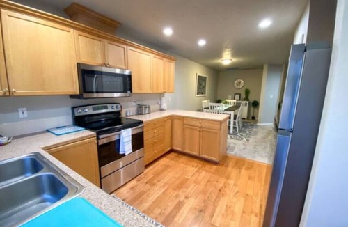 Southeast Boise House | Boise Avenue Getaway 3BR/3BA Yard Parking for 2 Near BSU & Downtown Spacious