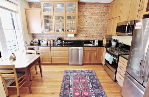 Georgetown House | 'Book Hill' Georgetown House | Walkable, + Garage Sleeps 6