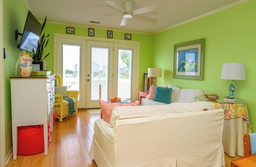 Holden Beach Cottage | Book this cheerful duplex for a fun little escape from reality!