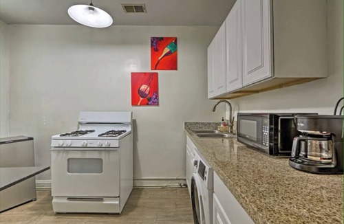 Short North Apartment | Boutique apartment 16 min walk to Nationwide Arena 5 min convention center