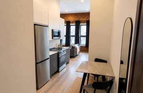 Renfrew Bed & Breakfast | Boutique Suite in Historic Downtown Renfrew