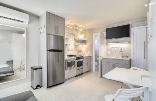 Winslow Reserve Apartment | Boutique Vacation Rental Complex at Beach
