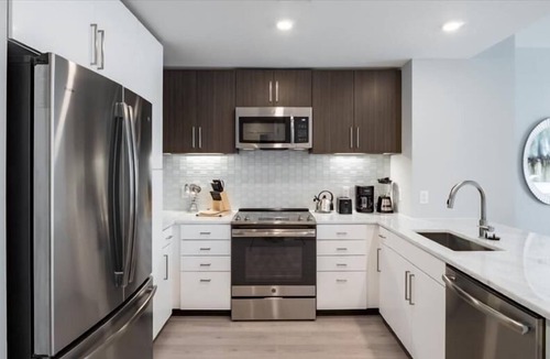 Woodmont Triangle Apartment | Brand New 1BR Apartments | Bethesda Downtown Neighborhood | by GLS