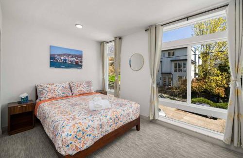 Fremont House | Brand New 2BR Townhome in Fremont with Rooftop Patio