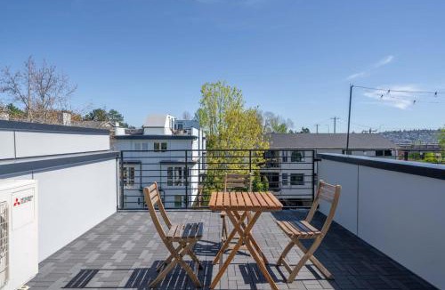Fremont House | Brand New 2BR Townhome in Fremont with Rooftop Patio