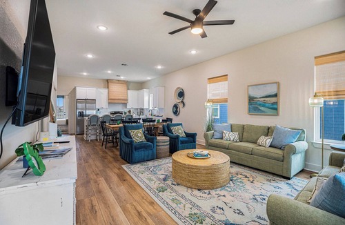 Crash Boat Basin House | BRAND NEW 4/3.5 w/heated pool and water views. Kid friendly and close to golf