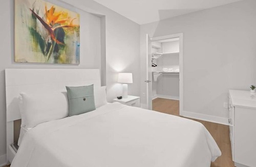 NoMa House | Brand New NoMa 2BR | Gym & Rooftop | 1 block from Metro