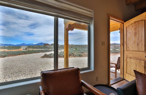 Ranchos De Taos House | Brand New Ranchos Mountain/Gorge Getaway with Hot Tub