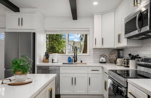 Picnic Point-North Lynnwood Apartment | Brand New Stylish 3BR Home with Designer’s Touch