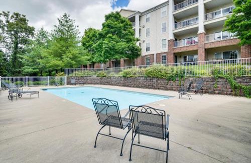 Branson House | Branson Condo w/Pool Access & Views, 3 Mi Dtwn!