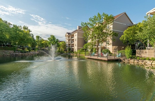 Table Rock Condo | Branson | Lakeside Resort Retreat | Pools, Golf & Attractions