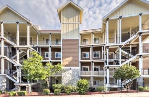 Table Rock Condo | Branson | Pool & Mountains | Ozark Nature Stay