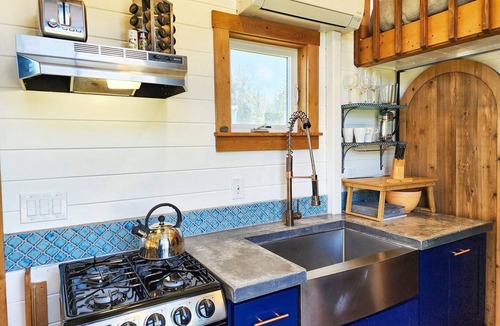 Waldport House | Breakers