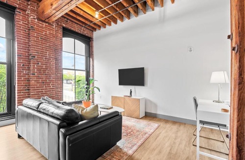Downtown St. Louis Apartment | Brick & Bed Riverfront Lofts, G 201