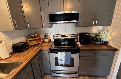 Bradenton Beach Cottage | Bridge Street Beach House | Wi-Fi | Center of All