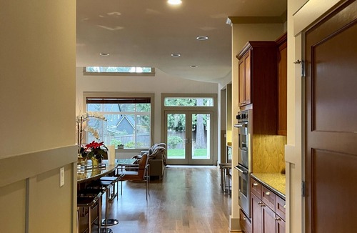 Kirkland House | Bright and sunny South Rose Hill home close to downtown Kirkland