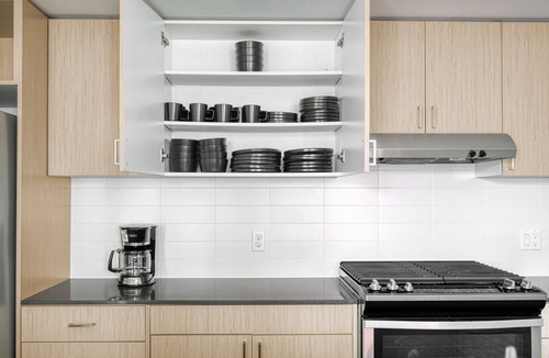 Wilburton Apartment | Bright Bellevue 2BR w/BBQ, Gym, W/D, near Spring District, by Blueground