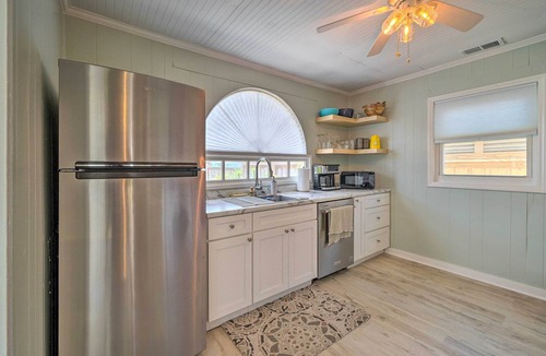 Wilmington Beach Cottage | Bright Carolina Beach Cottage w/Yard & Grill