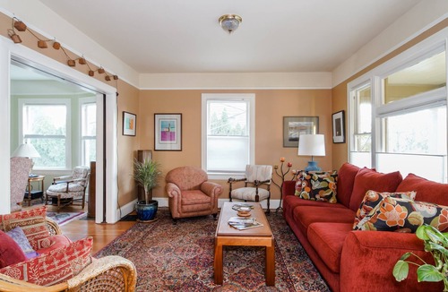 King House | Bright cheery Alberta house—2 bedrooms sunny patio