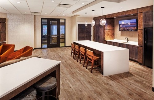 Court House Apartment | Bright Clarendon 1BR W/D, Concierge & Gym, steps to WF, by Blueground