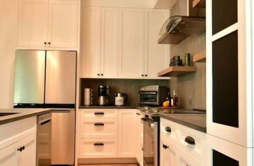 Osprey Village House | Bright & Comfortable Florida Cottage, Within 15 Min to Siesta and Nokomis Beach