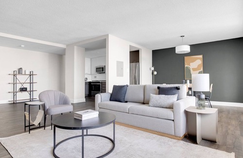 Crystal City Apartment | Bright Crystal City 1BR w/Gym & Concierge, steps to Metro, by Blueground