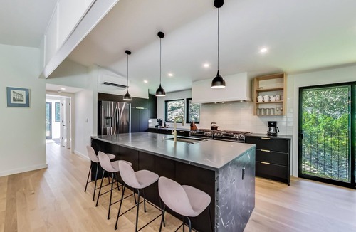Union Pier House | Bright modern retreat w/private hot tub Beach1 Block Fire Pit