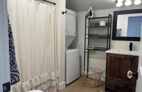Nampa House | Bright, new country guesthouse - entire, separate apartment to yourself!
