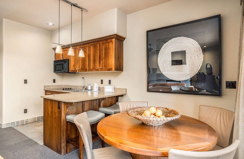 Ivins Villa | Bright Room in Southern Utah w/Stunning Mountain Views - Ideal Relaxation Spot