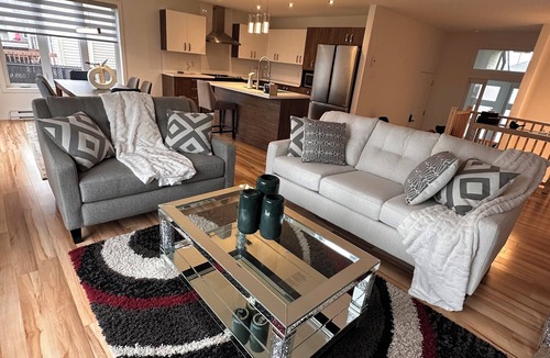 Mirabel House | Bright single room for rent in a 5½-room apartment