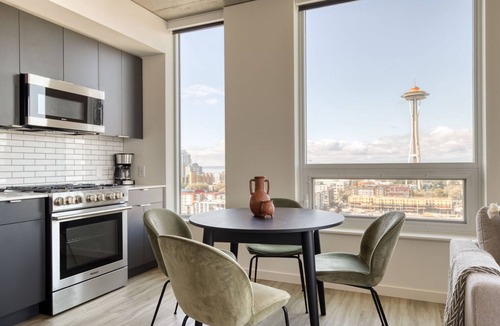 South Lake Union Apartment | Bright South Lake Union 2BR w/W/D & Roof, nr Lake Union, by Blueground