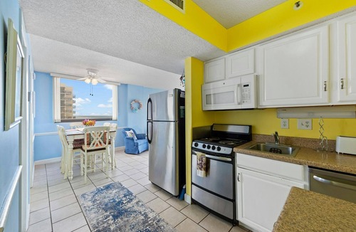 Crescent Beach Condo | Brightly colored oceanfront two-bedroom unit | Carolina Reef - 507