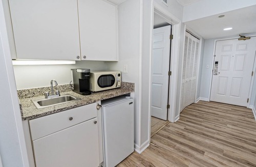 Arcadian Shores Apartment | Brighton 1702G Oceanview studio 17 floor