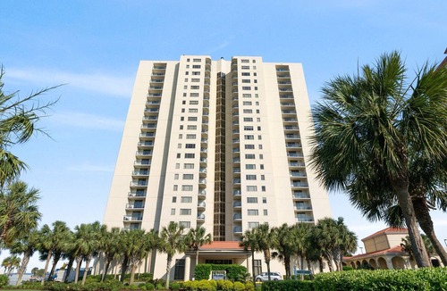 Arcadian Shores Apartment | Brighton 1702G Oceanview studio 17 floor