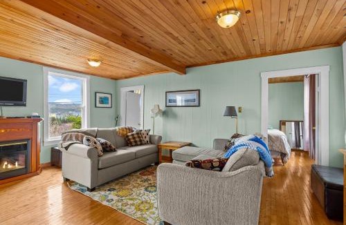 Brigus House | Brigus Cottage Parking, Fire Pit & Garden