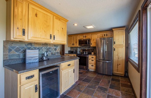 Lampe House | Bring Your Boat! Lakefront Dock & Slips Mini Golf & Pickleball Pools