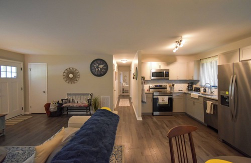 Garner House | Busy Bee Ranch near Walnut Creek Amphitheatre - Pet Friendly