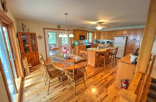Rideau Lakes House | Evergreen Grove | Waterfront Cottage on Loon Lake