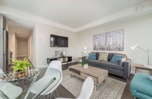 Downtown Victoria Condo | King Bed and Coastal Art Decor in Old Town