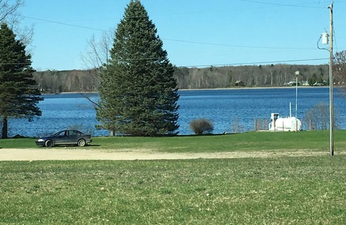 Barryton House | Cabin/cottage on the lake of Tubbs lake! 5402 Point Dr Mecosta, MI 49332