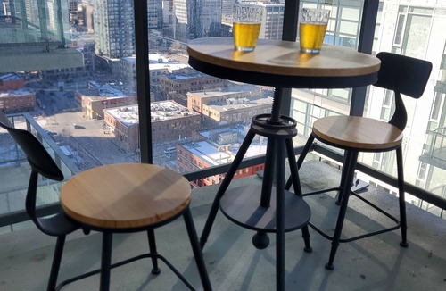 Victoria Park Apartment | Calgary Skyline Condo 1BR +Views