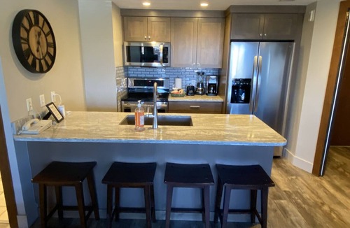 Park City Condo | Can't get any closer to lifts than Sundial Lodge! Winter 25/26 open for booking!