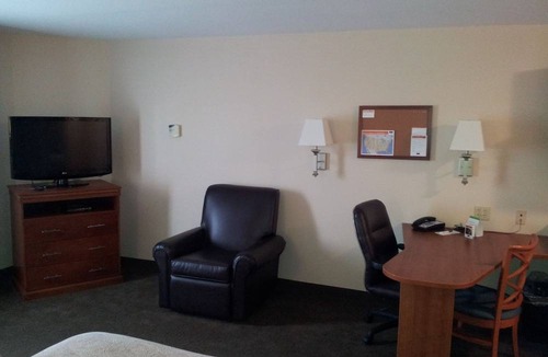 Fredericksburg Hotel | Candlewood Suites Fredericksburg, an IHG Hotel