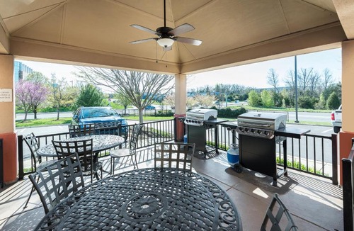 Dulles Town Center Hotel | Candlewood Suites Sterling by IHG
