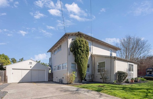 Santa Rosa Apartment | Cannery Loft @ Railroad Square Top Floor Views