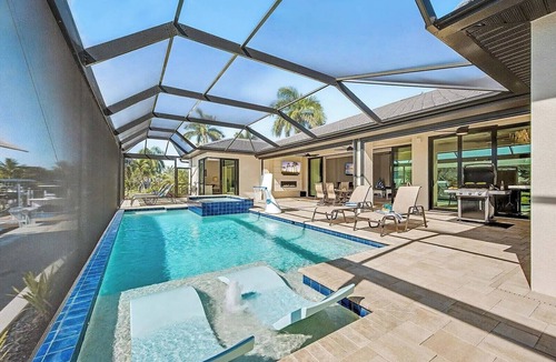 Pelican House | Cape Coral Beauty 4 BR/3BA - Boater's Paradise w/Sunset Dreams! (Boat Available)