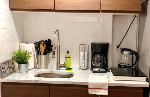 Kingman Park Bed & Breakfast | Capitol Hill Cozy w/Private Entrance Bsmt on a Budget - Sleeps 4, Free Parking